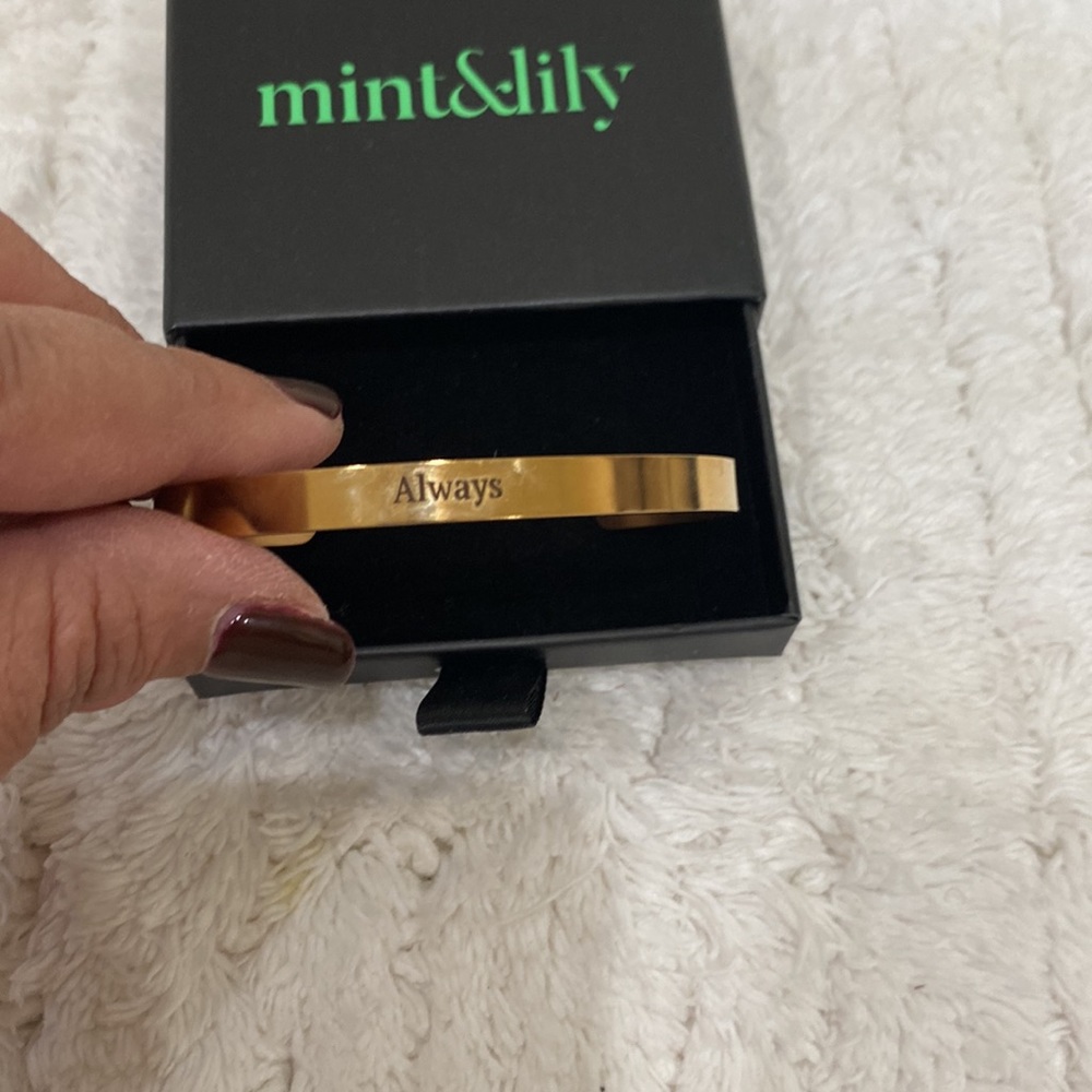 Mint And Lilly Bracelet Gem
